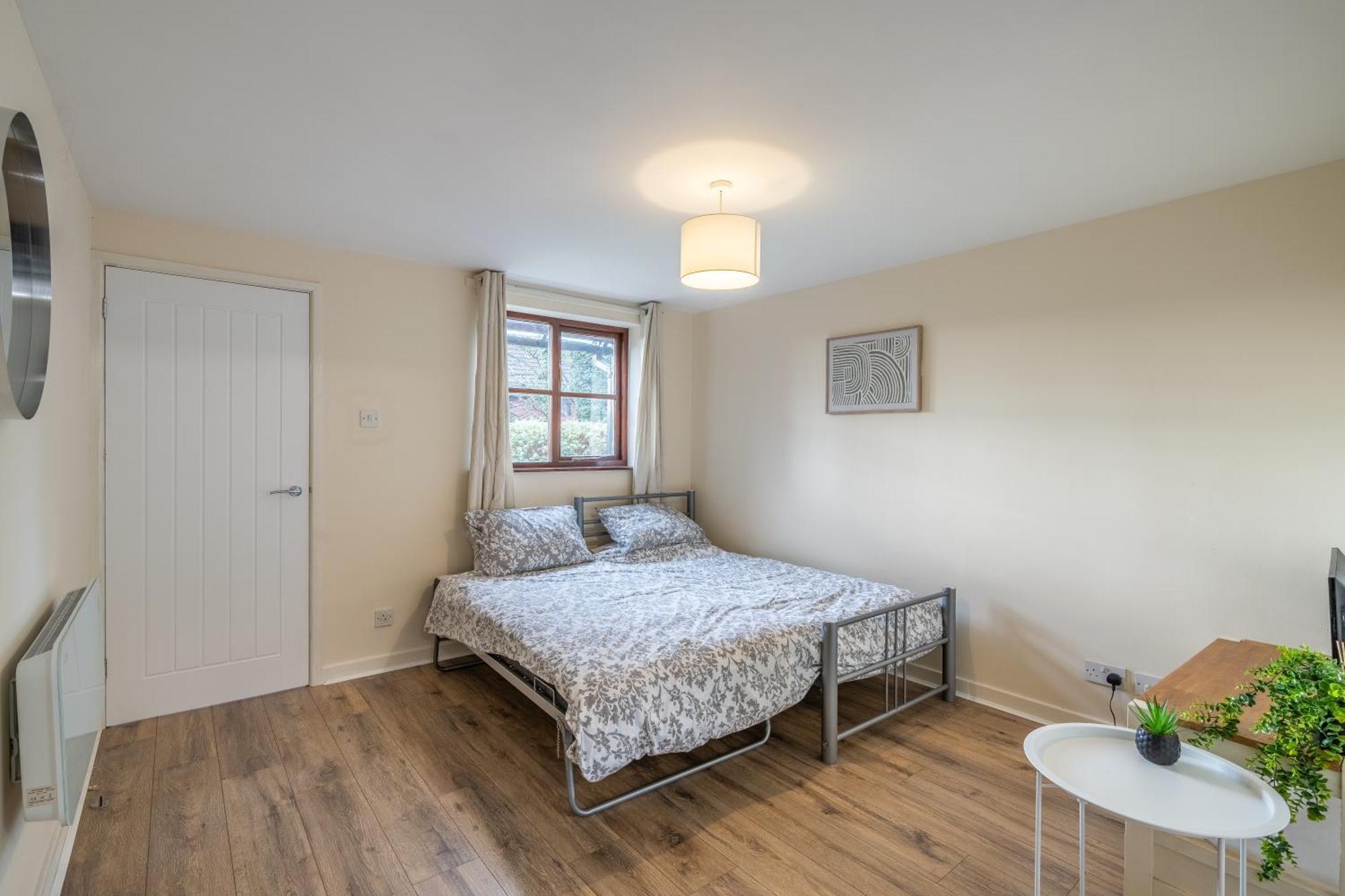Modern Studio Flat In Wellington, Telford Веллінгтон Екстер'єр фото